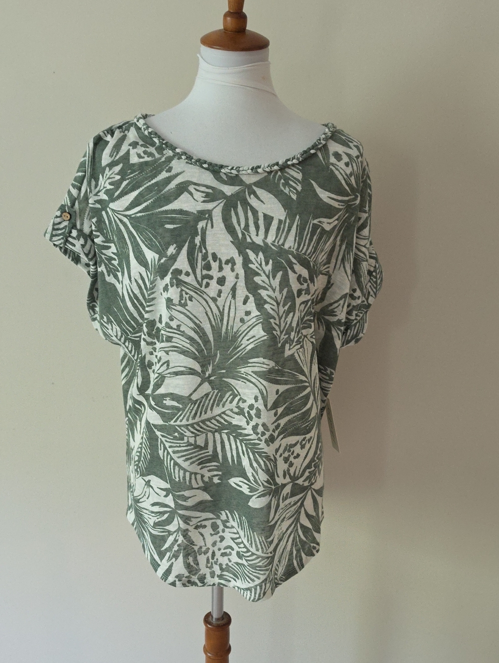 Kate And Lily Green Leaf Print Short Sleeve Women's Top Brand New